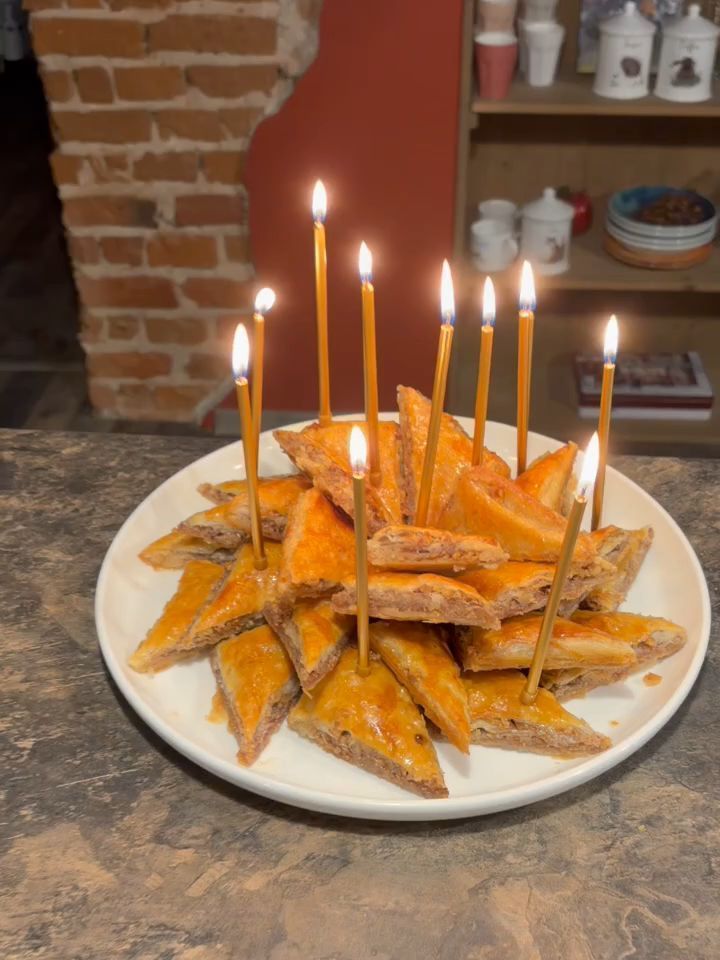Tobulas gimtadienio šventės desertas. Burnoje tirpstantis, su kartvelišku cinkeliu ❤️